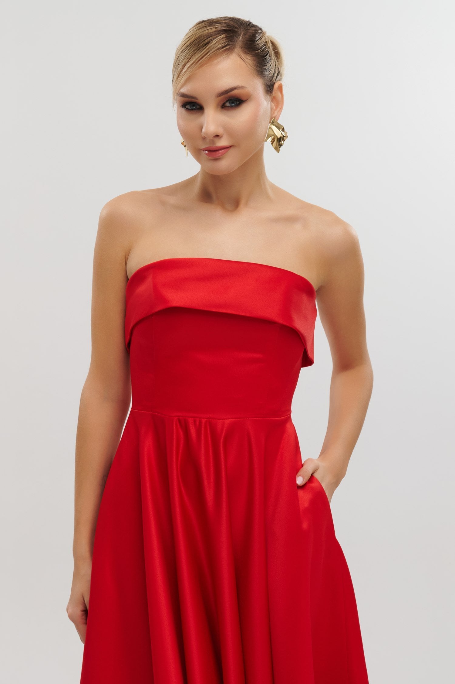 Σατέν Midi Φόρεμα Strapless Σε Άλφα Γραμμή Κόκκινο - Marlen