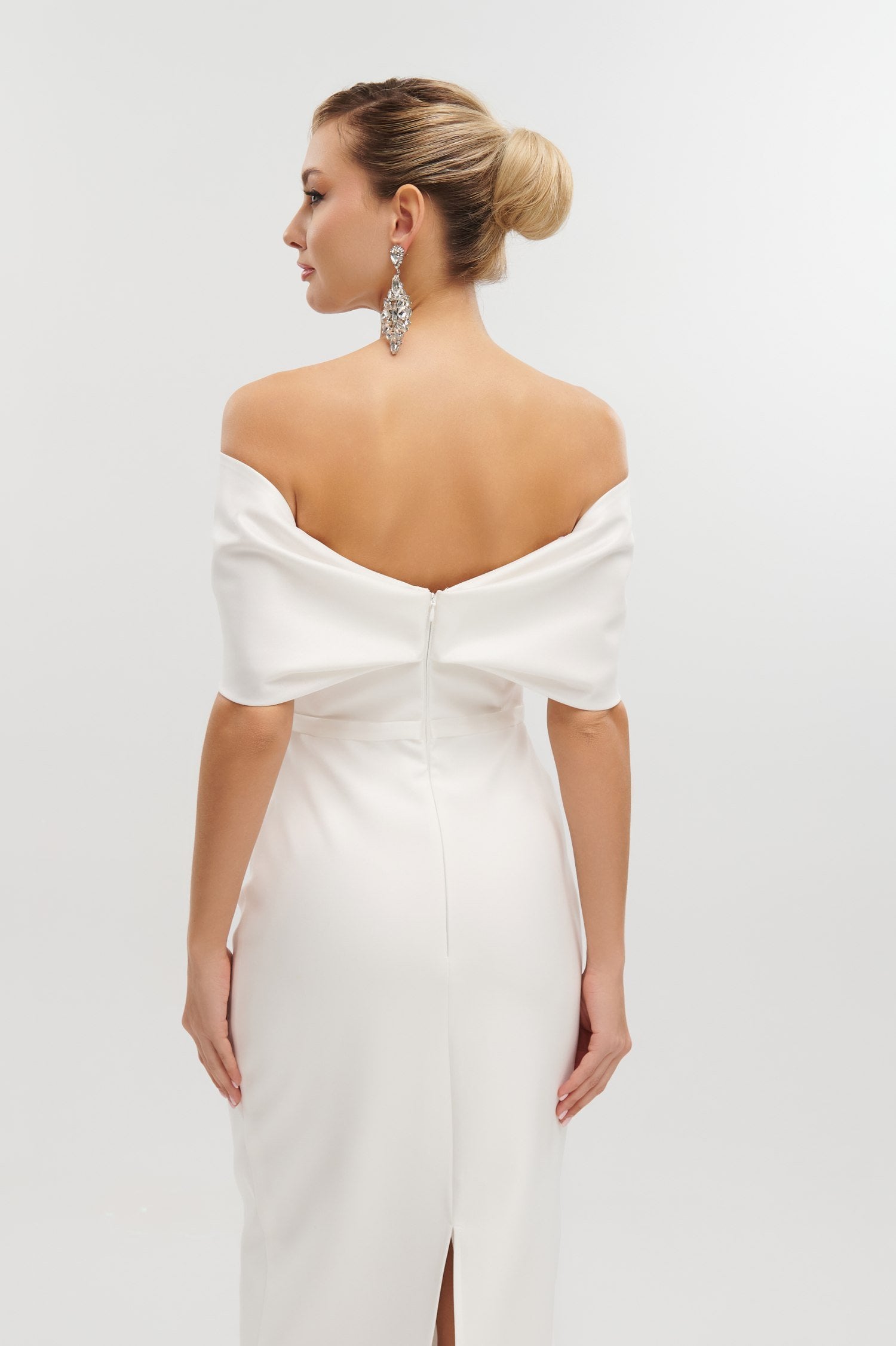 Φόρεμα Κρεπ Midi Off Shoulder Με Μπουτονιέρα Λευκό - Thalie