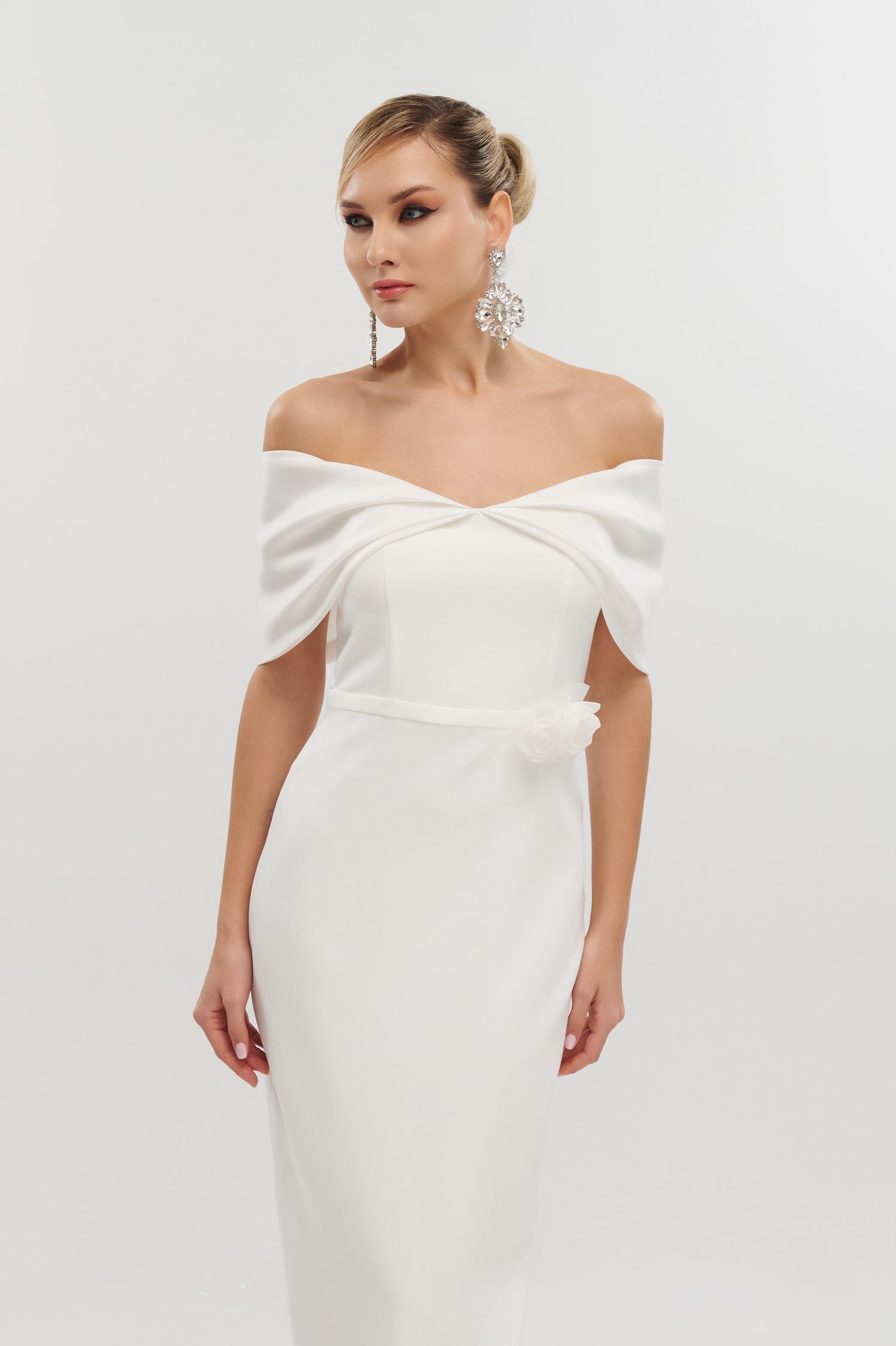 Φόρεμα Κρεπ Midi Off Shoulder Με Μπουτονιέρα Λευκό - Thalie