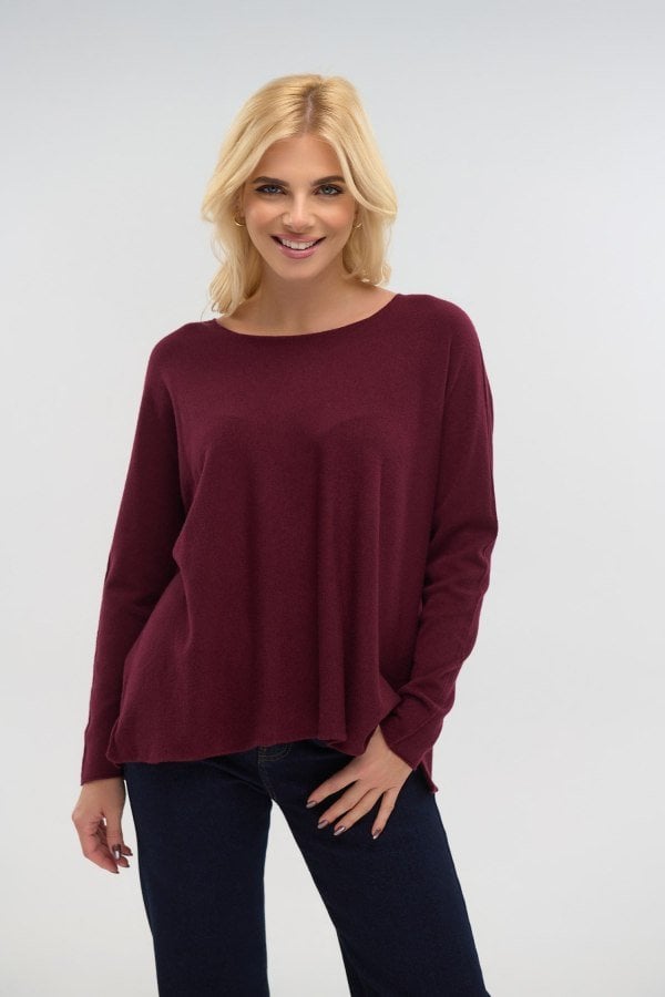 Πλεκτή oversized μπλούζα σε μπορντώ, μπροστινή όψη με στρογγυλή λαιμόκοψη