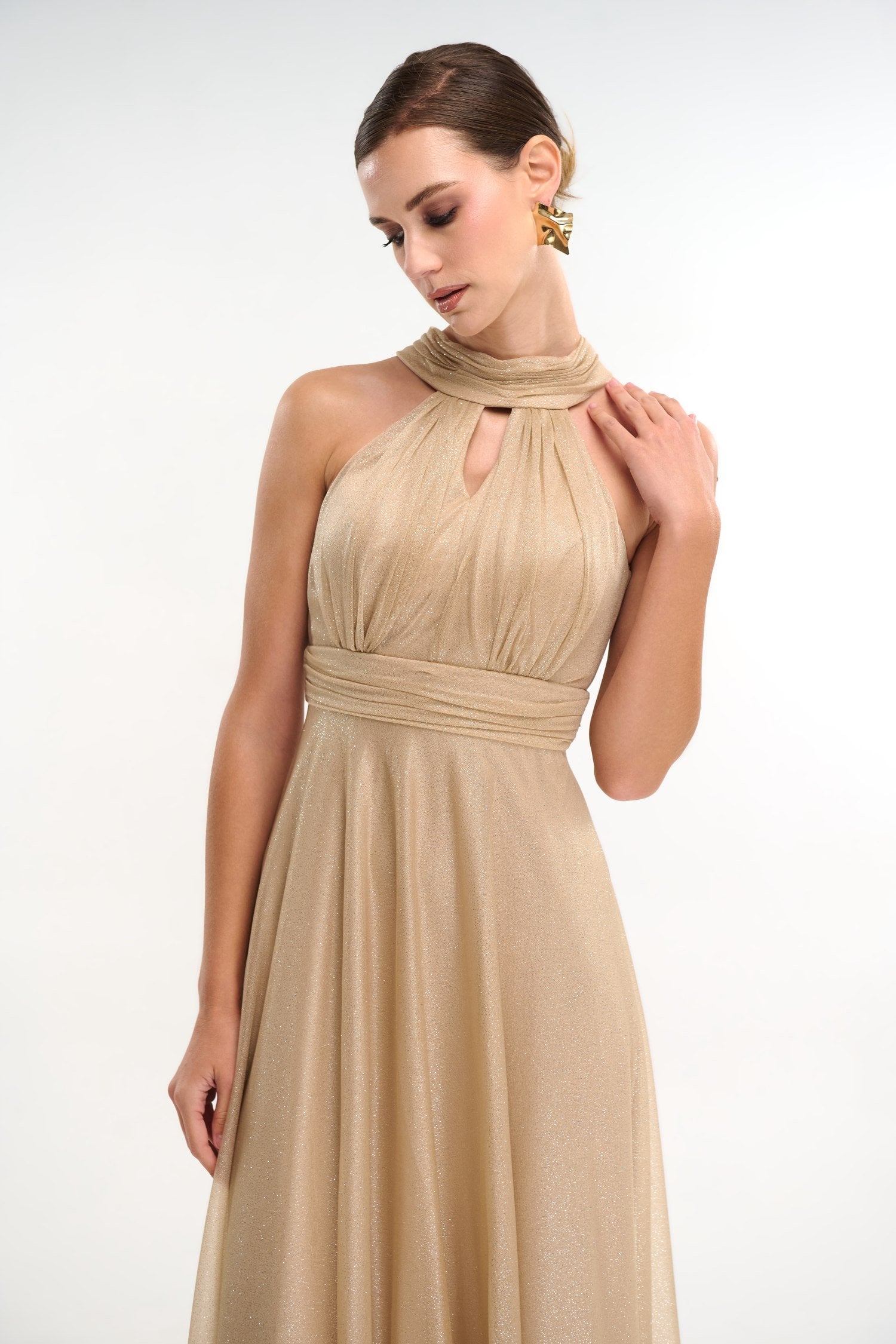 Maxi Φόρεμα Shiny Μουσελίνα Με Δέσιμο Στο Λαιμό Light Gold - Torina - Image 5