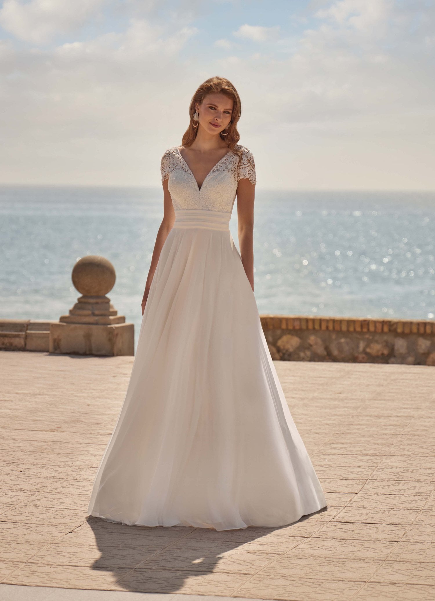 Bridal Φόρεμα Μακρύ Μουσελίνας Με Δαντέλα Και Μανικάκι Λευκό