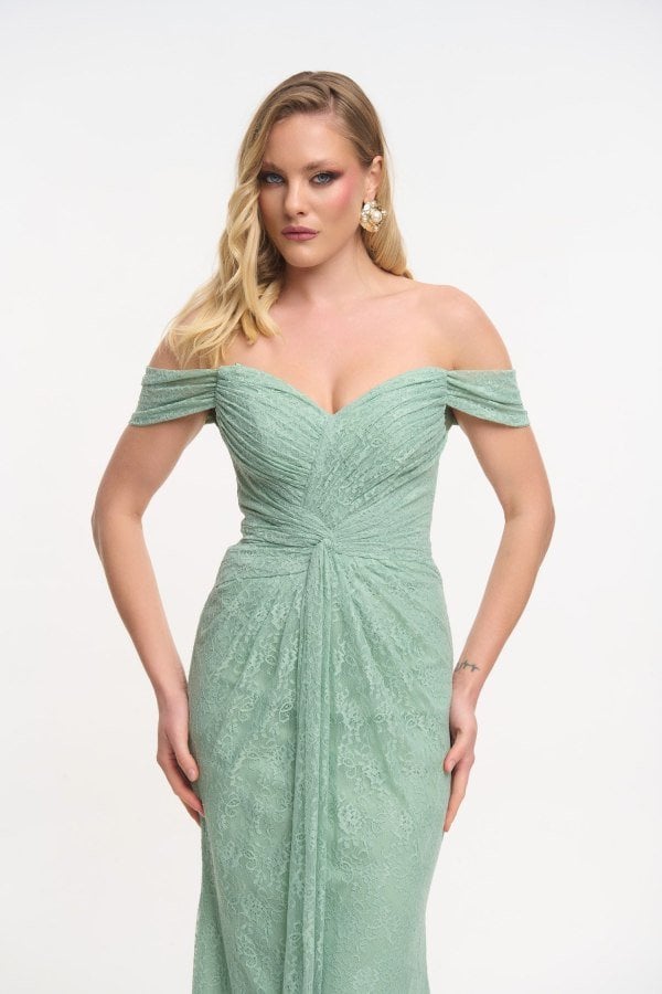 Δαντελένιο Φόρεμα Maxi Off Shoulder Με Πλαϊνή Ουρά Μέντα - Teresa