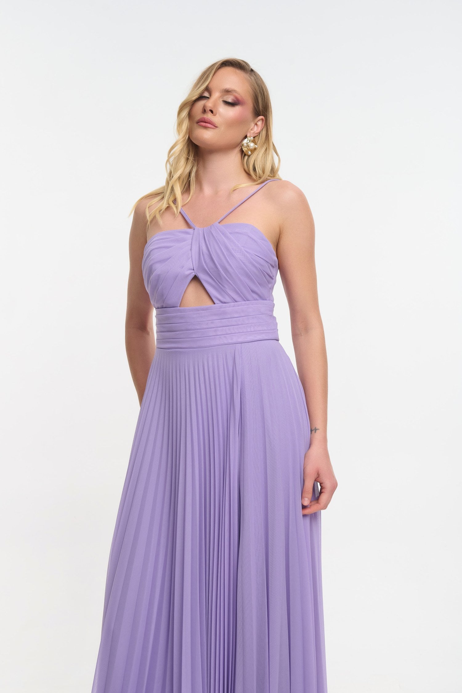 Maxi Φόρεμα Με Πλισέ Τούλι και Cut Out Μπούστο Λιλά - Flor - Image 4