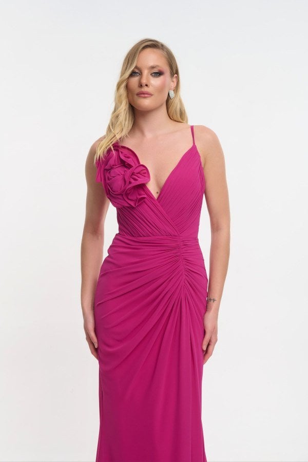 Φόρεμα Μάξι Με Ουρά Πιέτες Και Διακοσμητικό Λουλούδι Φούξια - Grace