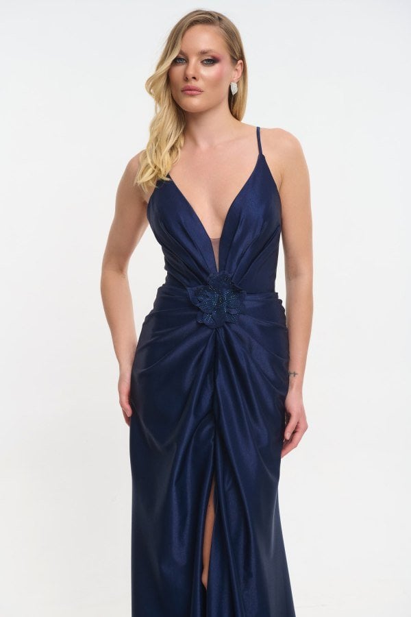 Maxi Φόρεμα Σατέν Με Σκίσιμο Ουρά Και 3D Λουλούδι Navy Blue - Lance