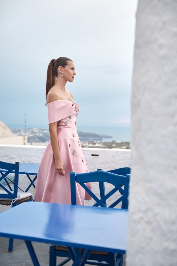 Φόρεμα Midi Σατέν Off-shoulder Με Πέτρες Και Στρας